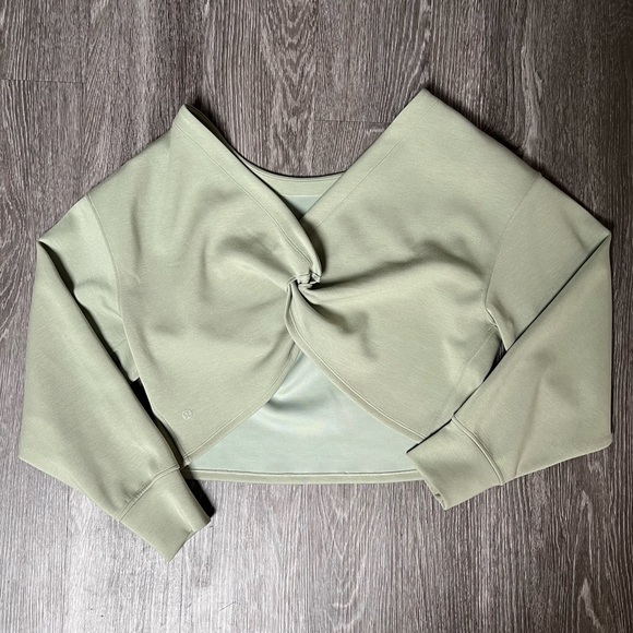 Lululemon Twist Back to Front Pullover Green Fern - Picture 2 of 6